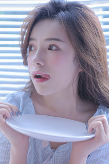 美女裸奶100%无遮挡免费网站